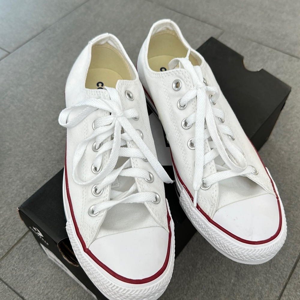 Converse Unisex Chuck Taylor All Star Ox, Optical White, 9 Women/7 Men. EUR 40